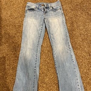 Slim boot light washed jeans